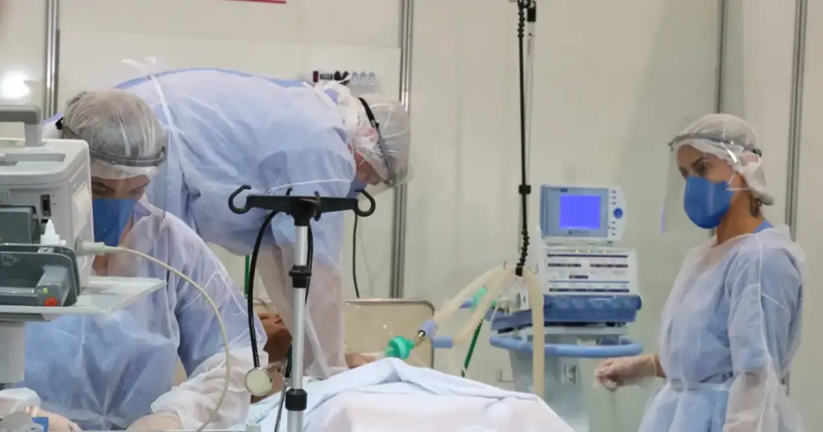 Covid longa está ligada a dano duradouro na mitocôndria, diz estudo