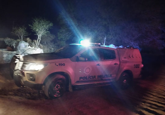 Catador encontra feto dentro de caixa em lixão de Queimadas