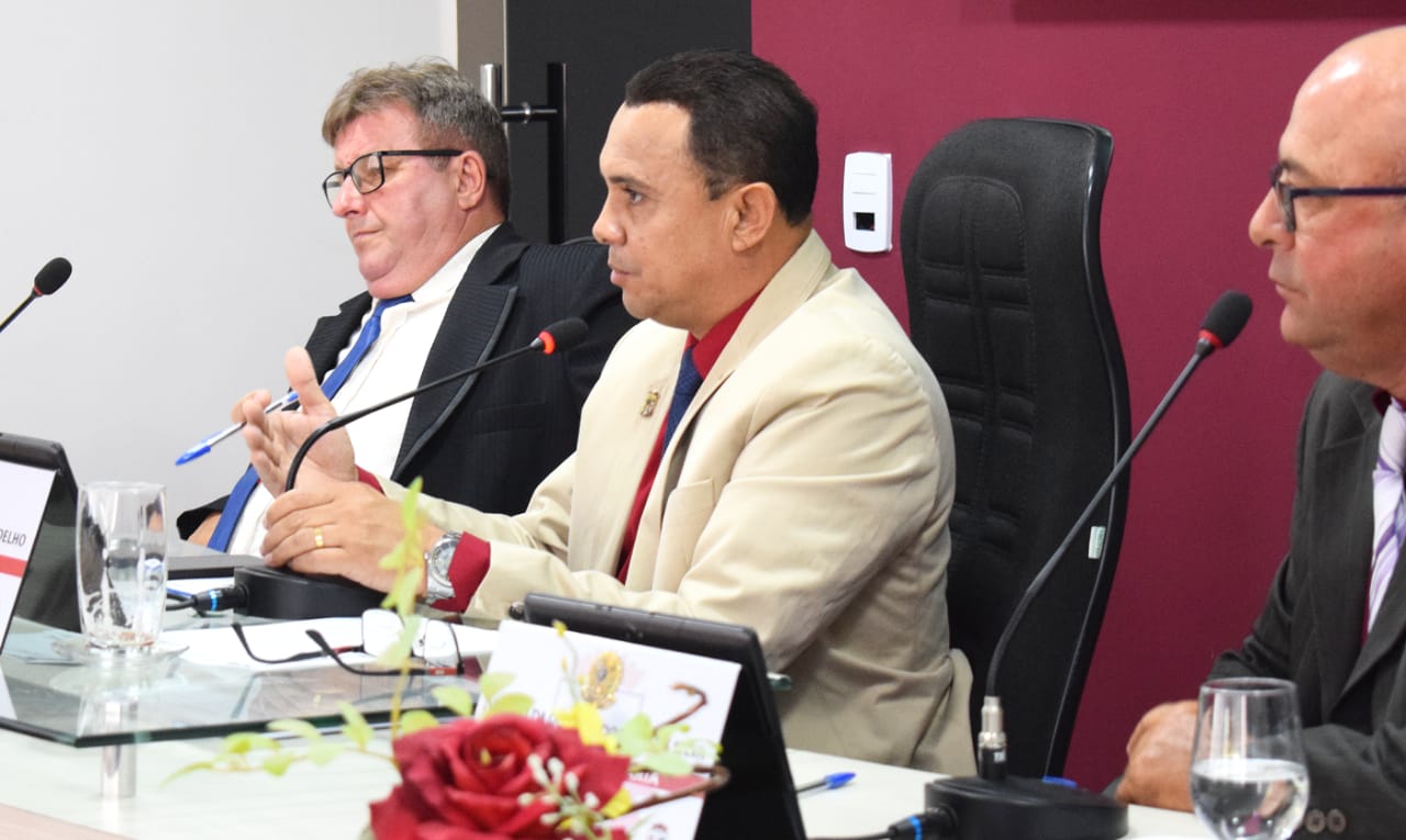 Queimadas : Suspensão do abastecimento de caminhões pipa, ataques de cães a rebanhos entre outros são destaques da sessão desta terça