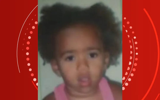 Menina de 4 anos morre afogada após entrar em tonel em Feira de Santana