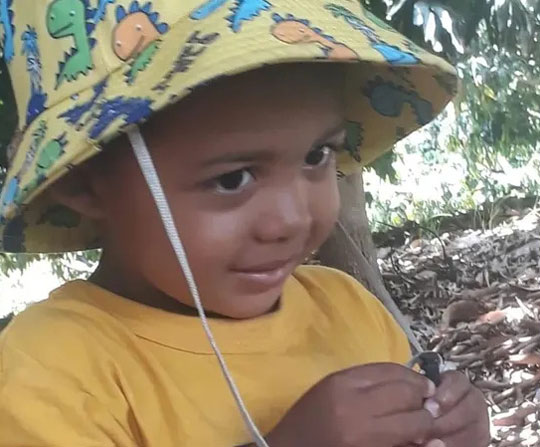 Menino de 2 anos morre após ser atropelado por carro na Bahia; vítima foi pegar bola na pista