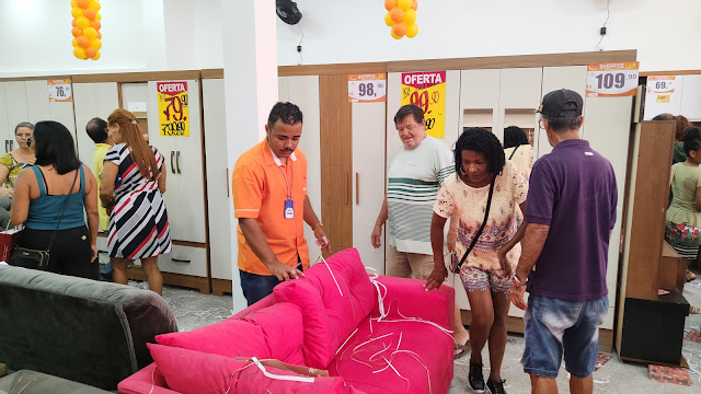 Inauguração da loja Shopping Lar em frente ao Banco Itaú em Jacobina