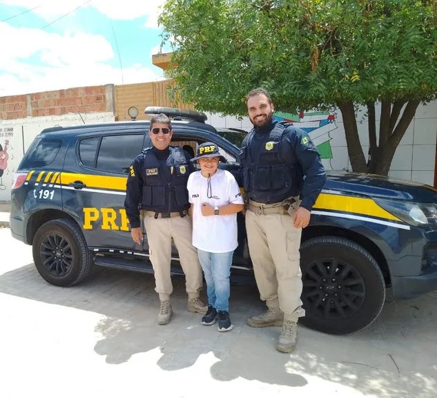 Capim Grosso: PRF participa de festa para criança fã da instituição