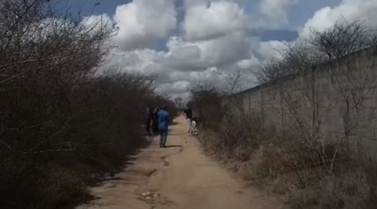 Corpo de mulher é encontrado com 25 marcas de tiros no interior da Bahia