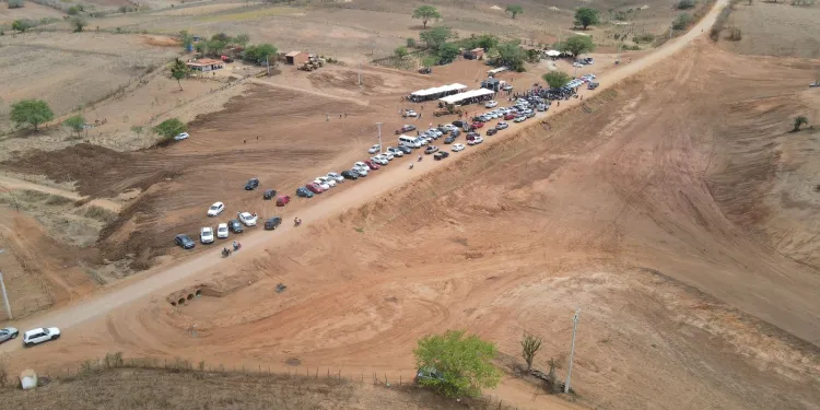 Sítio do Quinto – Barragem que secou pela primeira vez após 40 anos, passou por limpesa e foi ‘reinaugurada’ pelo prefeito Jair