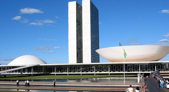 Lei de Diretrizes Orçamentárias aprovada pelo Congresso prevê salário mínimo de R$ 1.413