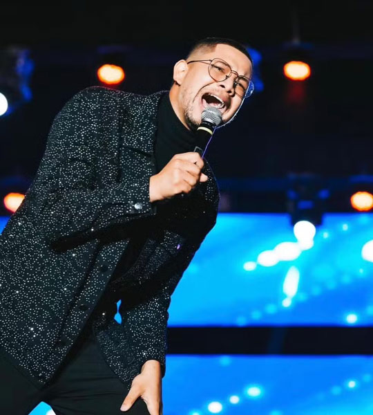 Cantor gospel morre após passar mal em cima de placo enquanto se apresentava em show na Bahia