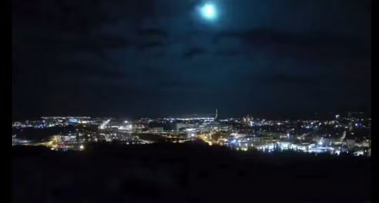 Queda de meteoro provoca forte clarão no céu da região da Chapada Diamantina