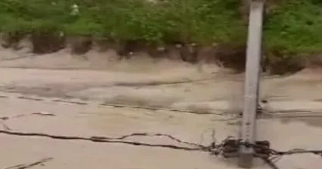 Chuva causa derrubada de postes e falta de energia em povoado da região sisaleira