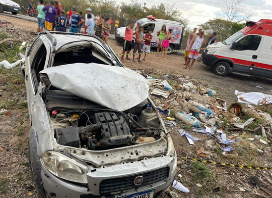 Jovem morre após ser arremessado para fora de carro em acidente entre Conceição do Coité e Serrinha