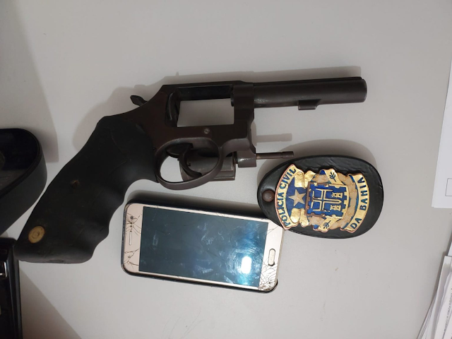 Várzea Nova: Arma utilizada em homicídio é encontrada durante cumprimento de mandado