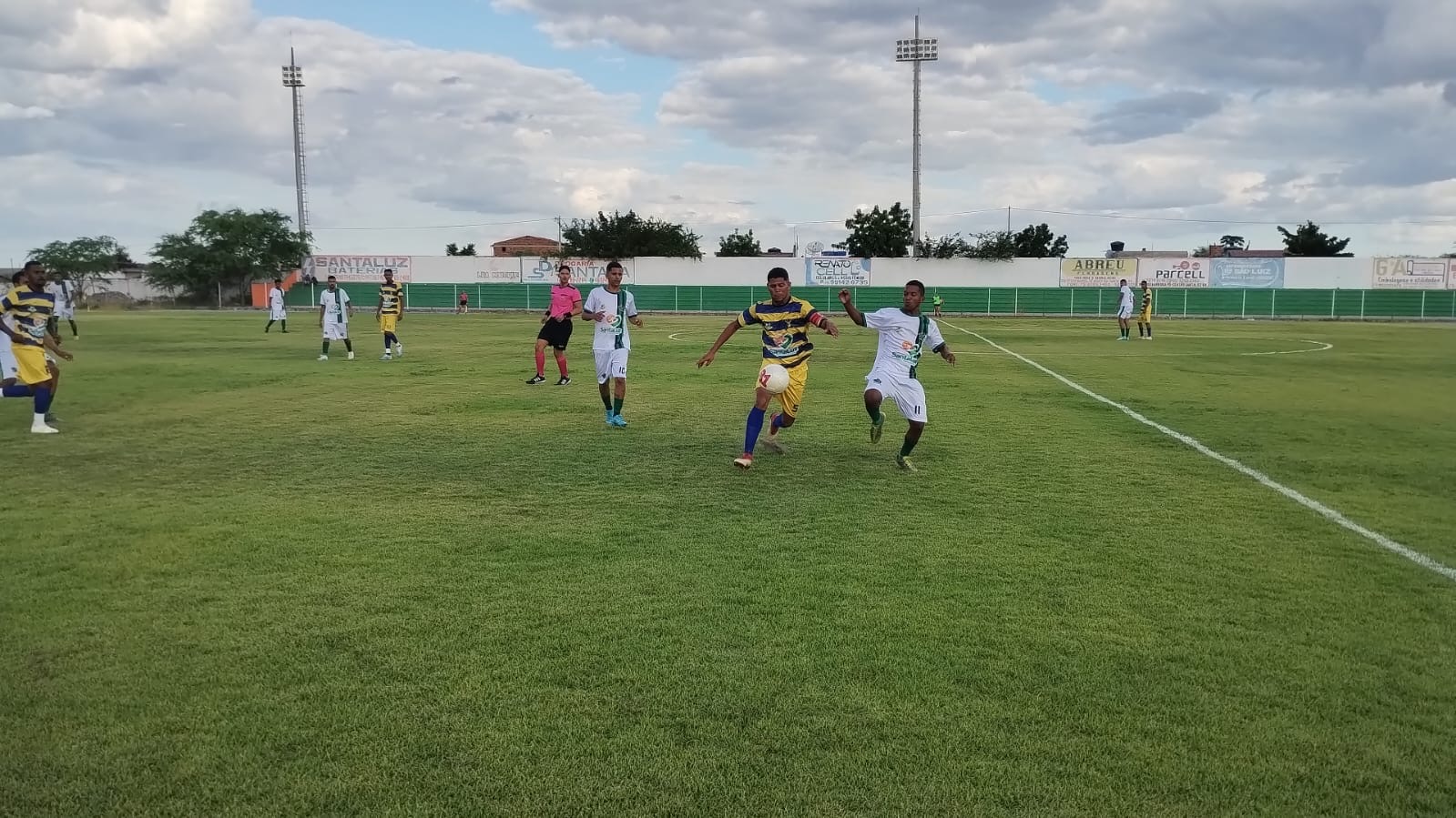 Campeonato de futebol que vai distribuir R$ 36 mil é aberto em Santaluz