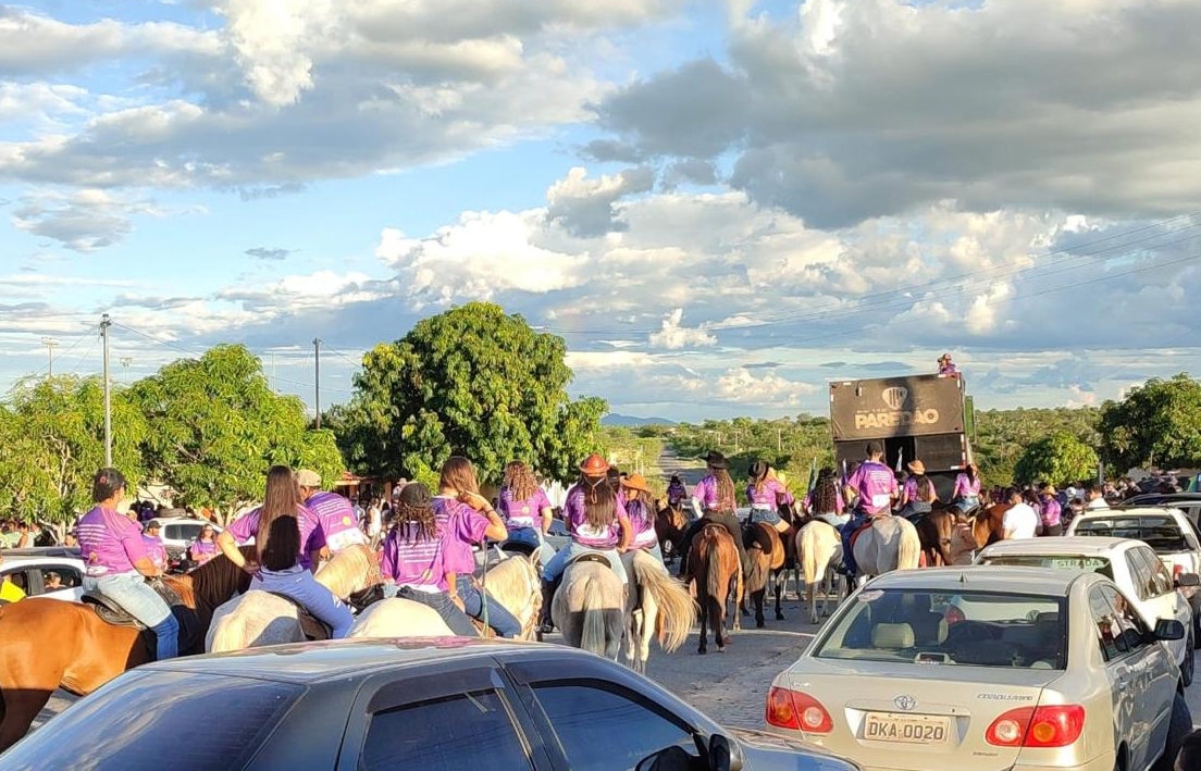 Sétima Cavalgada das Mulheres é realizada em Nordestina com shows