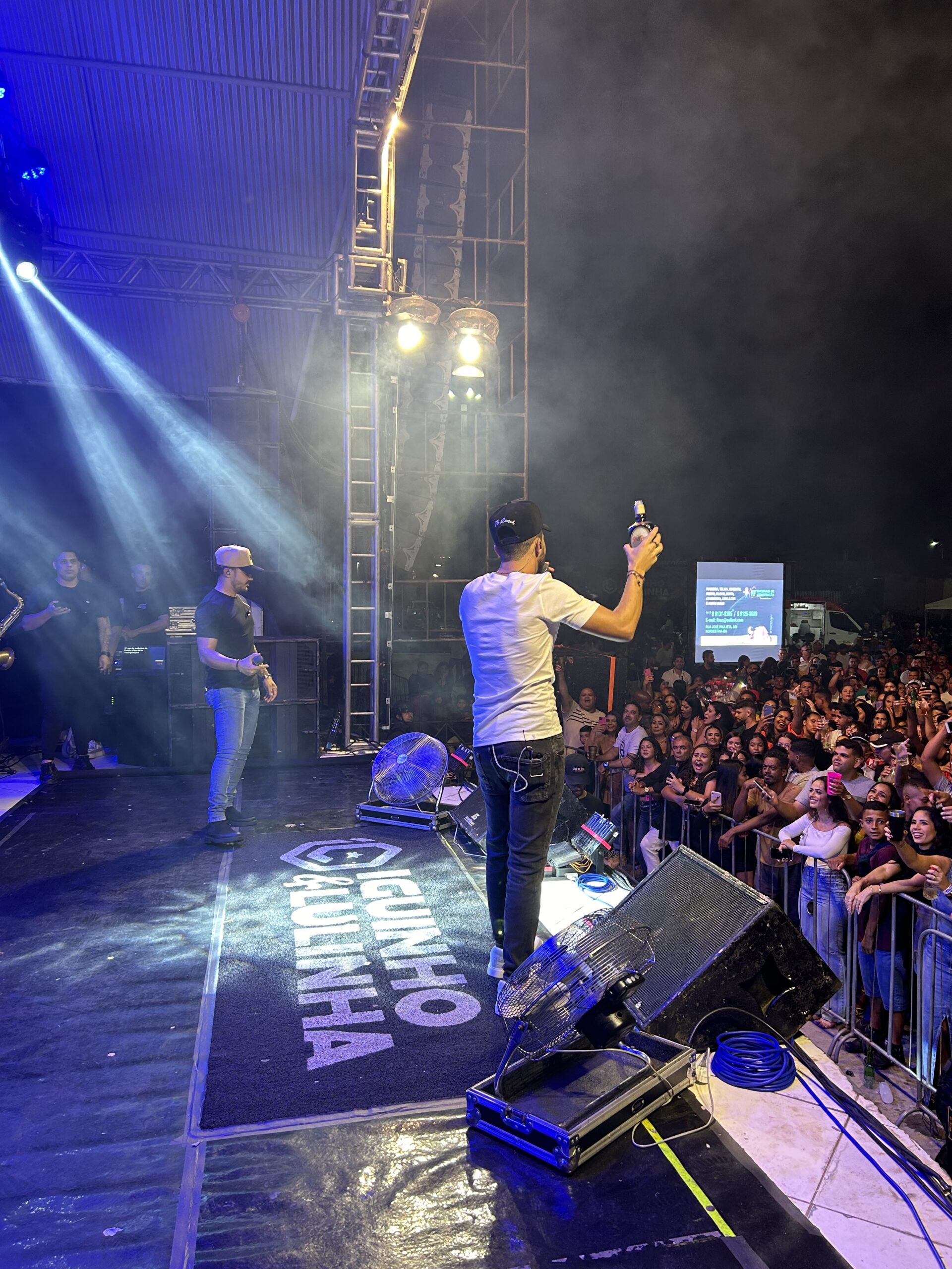 Iguinho e Lulinha levam multidão para Nordestina; assista