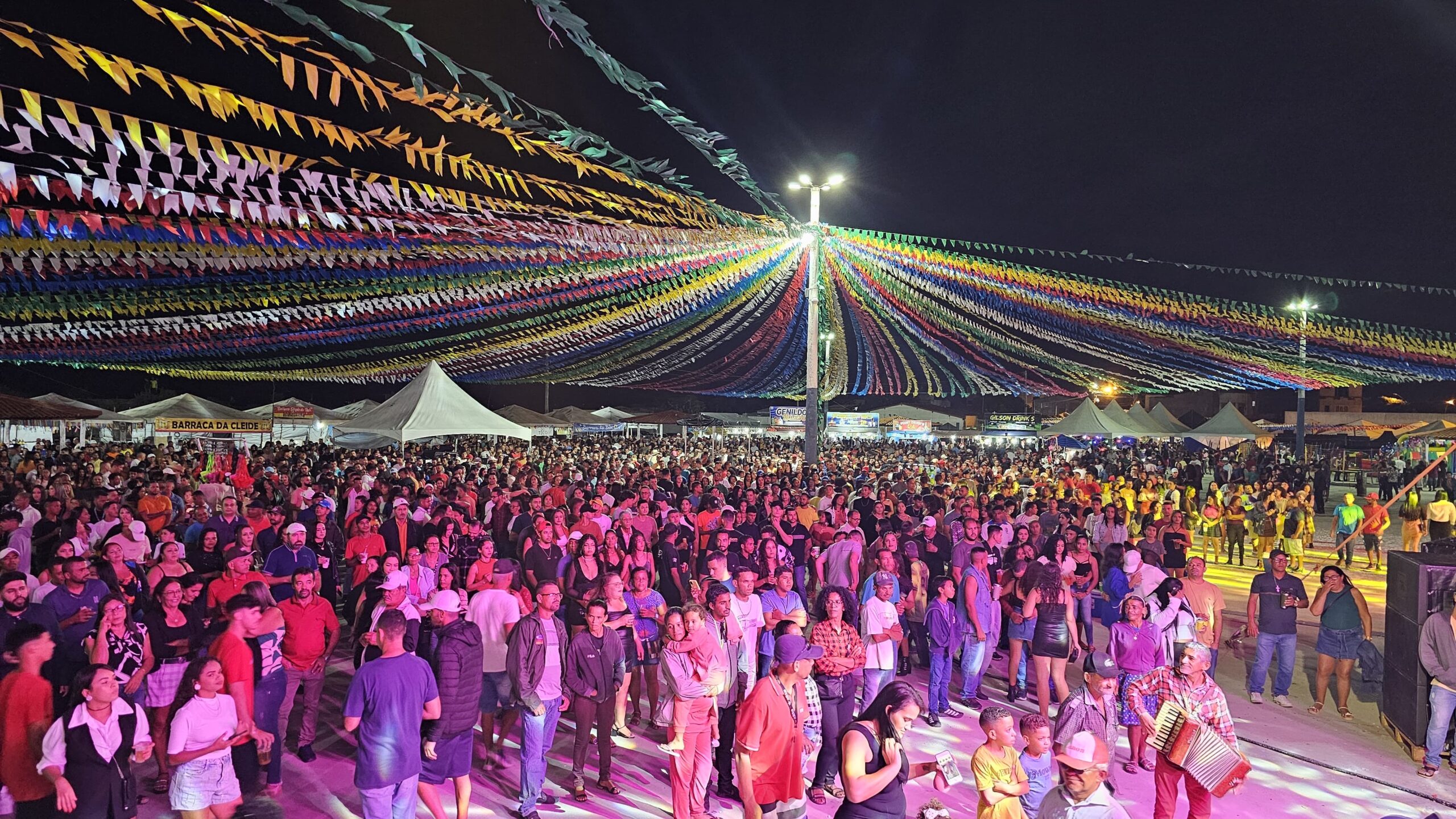 Unha Pintada leva multidão para Arraiá do Cajueiro, em Nordestina