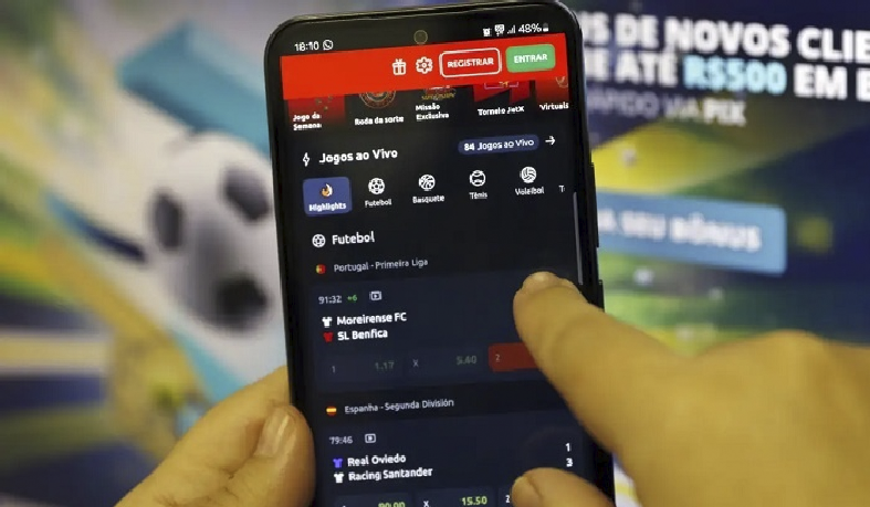 Beneficiários do Bolsa Família gastaram R$ 3 bilhões em apostas online em agosto