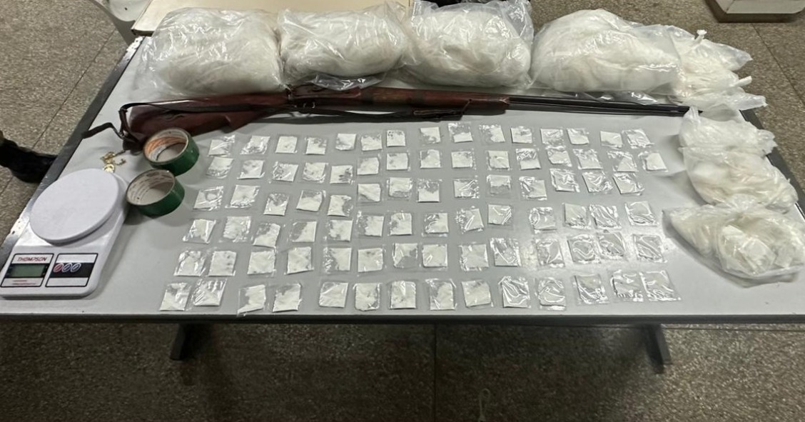 Homem é preso com mais de 4 mil porções de cocaína em Monte Santo