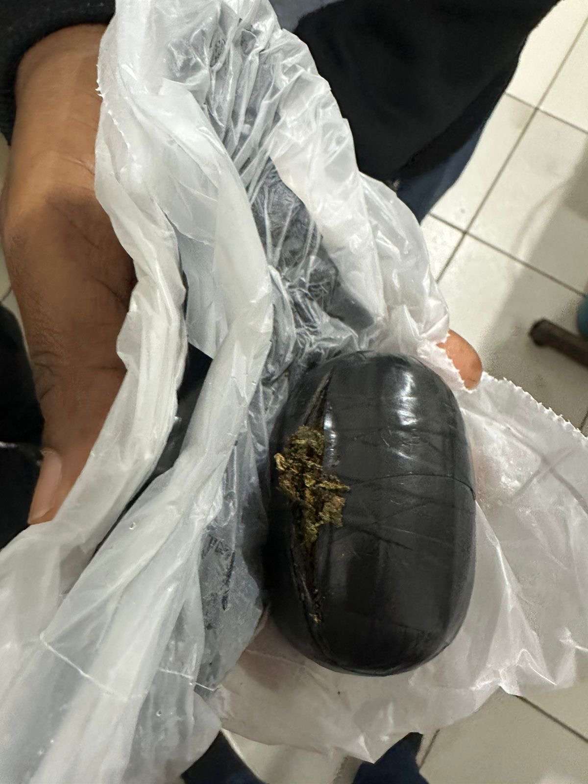 Mulher é presa ao tentar entrar no presídio de Serrinha com maconha escondida no ânus