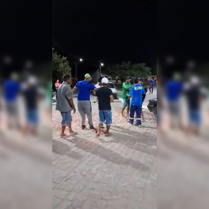 Confusão generalizada entre grupos políticos é registrada em Queimadas; assista