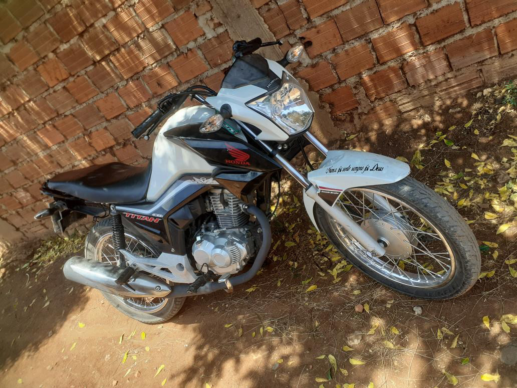 Homem é baleado durante assalto em Queimadas; bandidos também tentaram matar outro rapaz