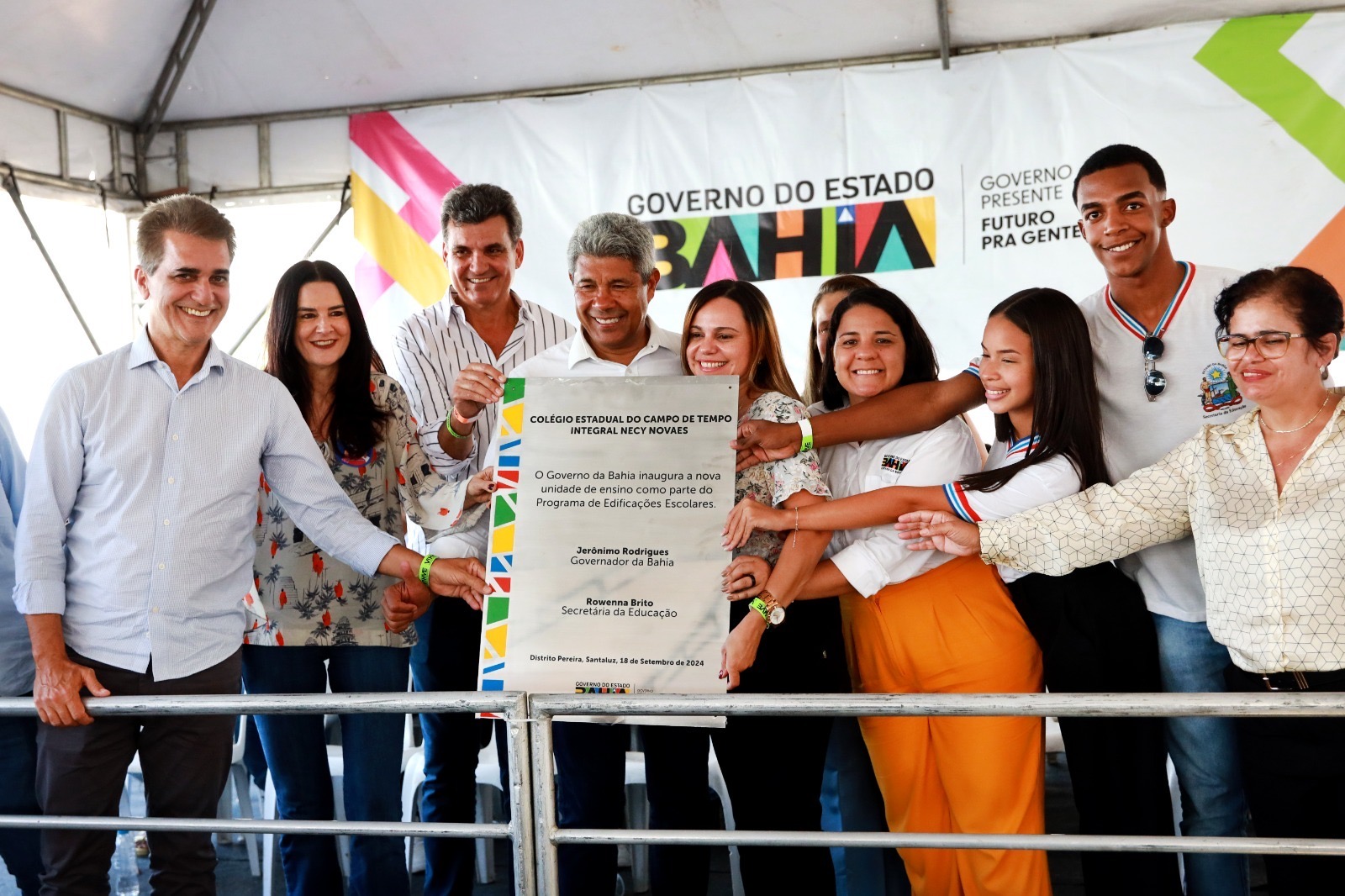 Deu o cano? Jerônimo cobra materiais que teriam sumido de obra em Santaluz: ‘Dinheiro público’