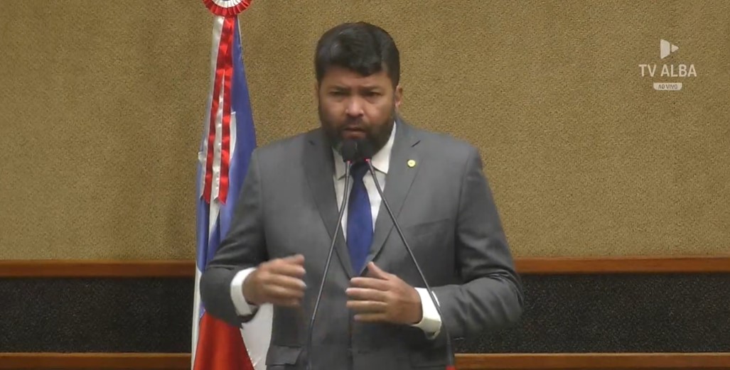 Em sessão na ALBA, Marcinho lamenta morte de Ariel: ‘Queimadas perde muito’