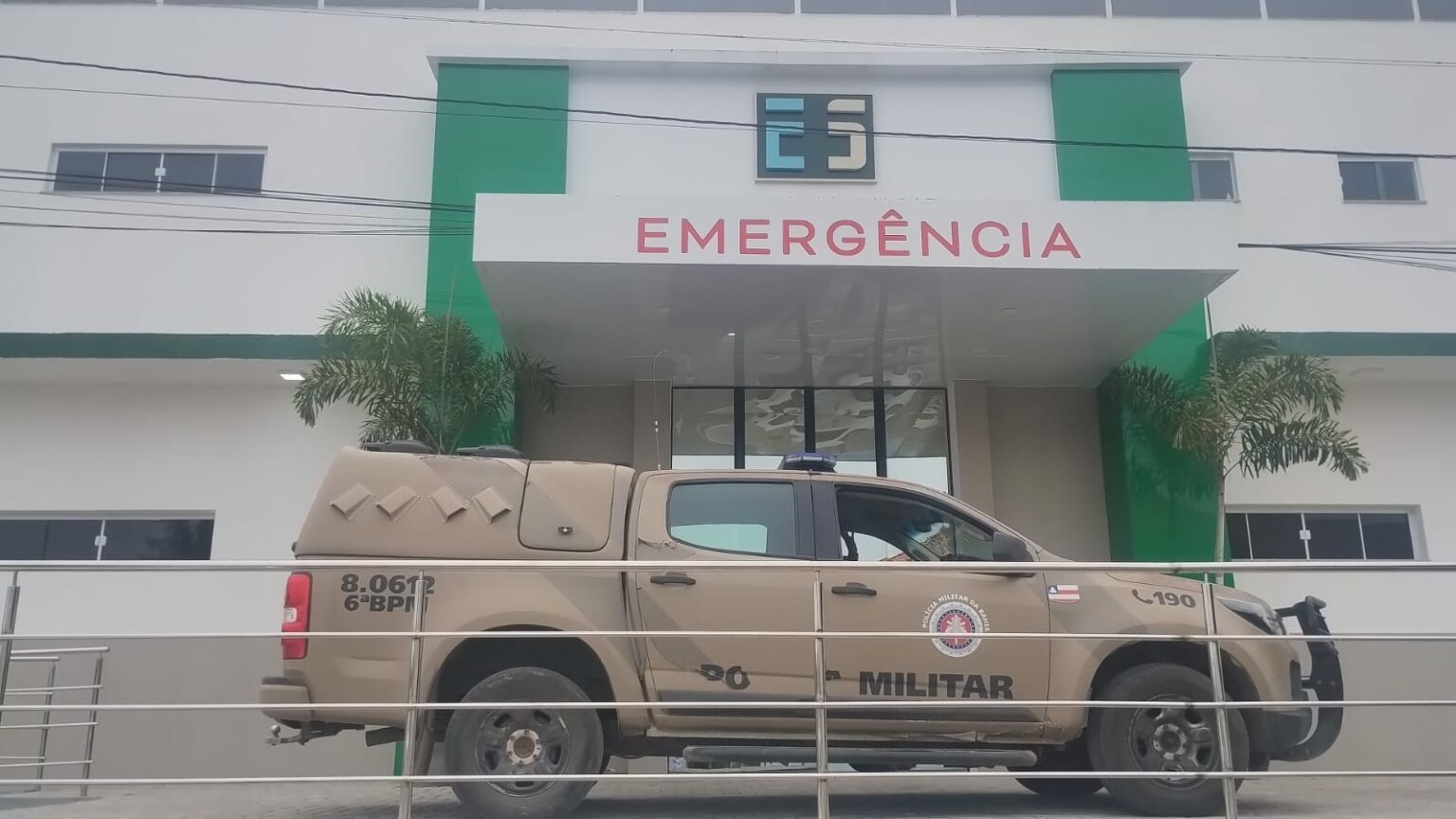 Dois homens são baleados enquanto chegavam em casa, em Queimadas