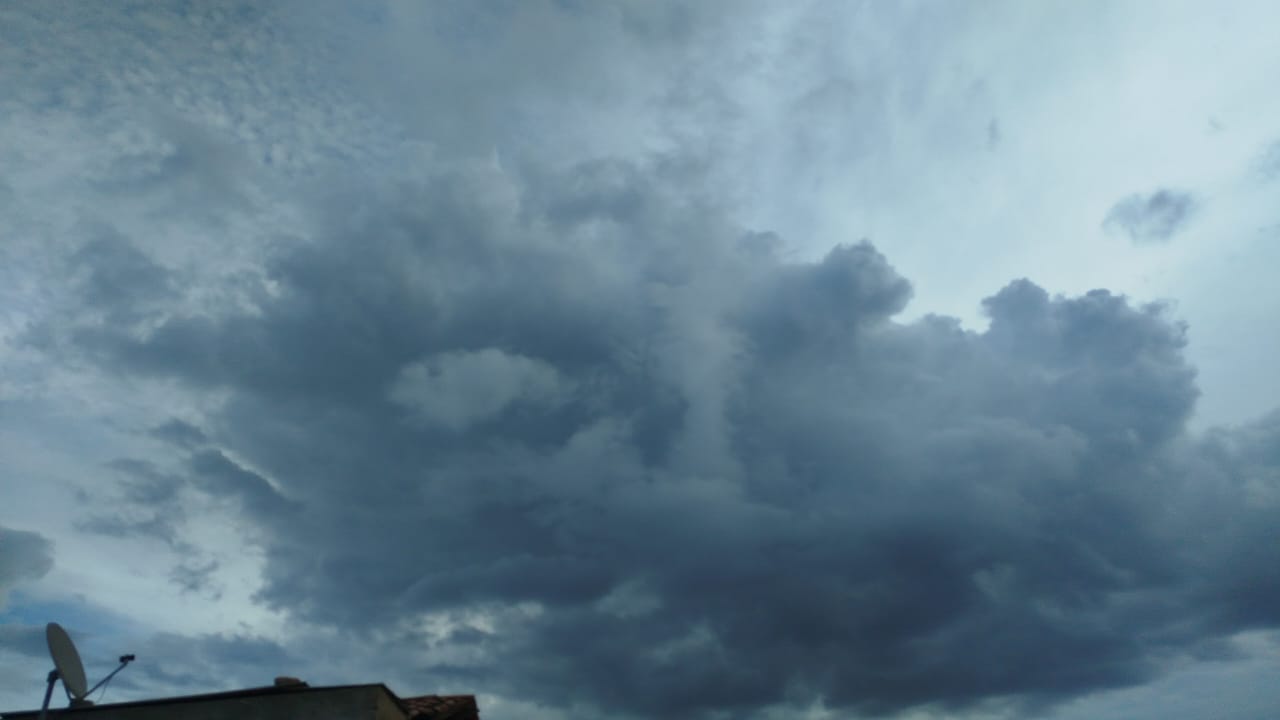 Previsão emite alerta sobre chuva em Queimadas e outras cidades; veja quais