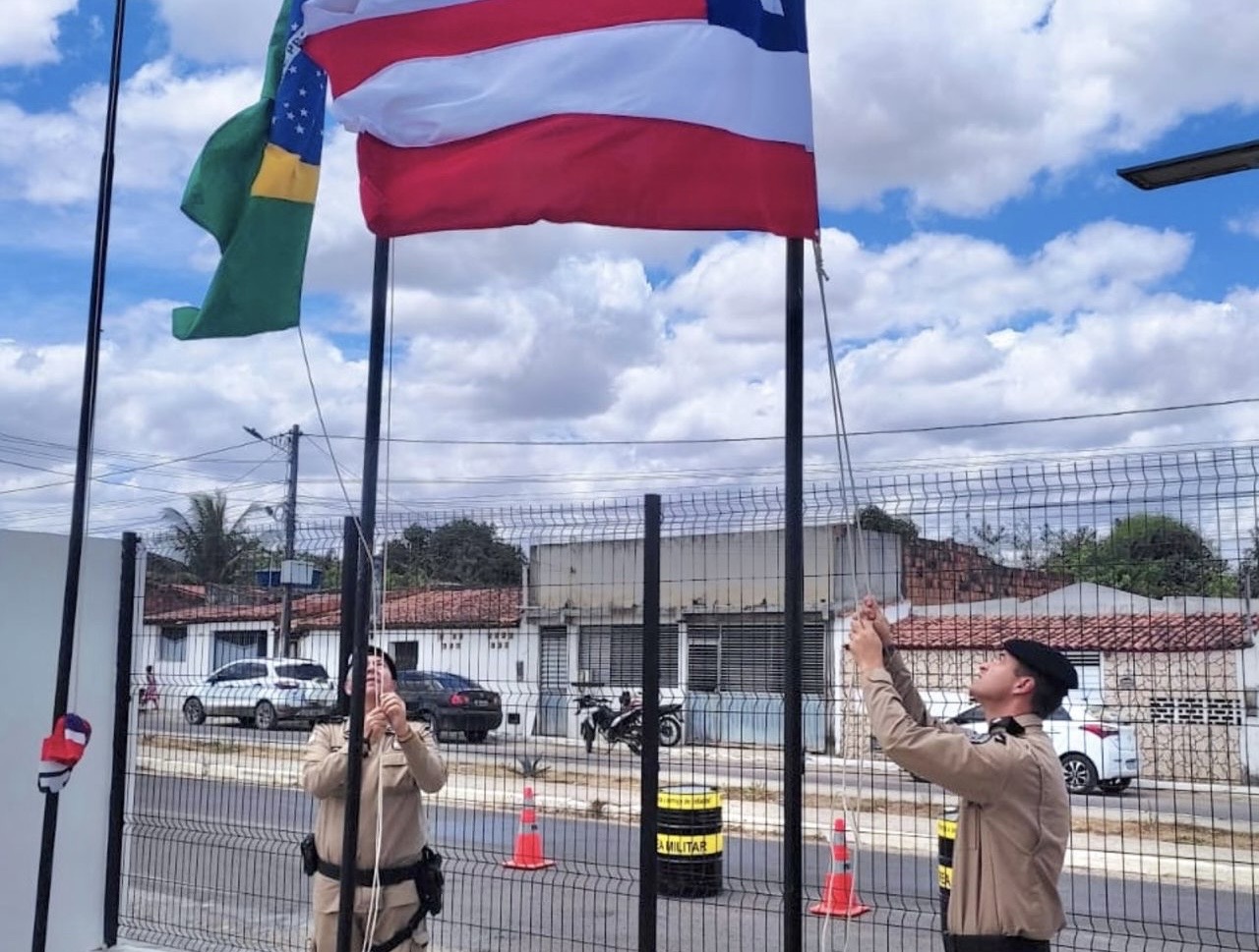 Dia da Bandeira: PM em Serrinha faz solenidade