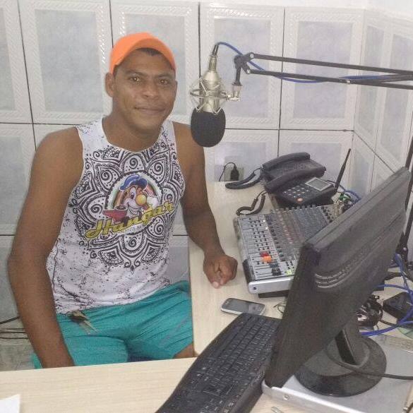 Locutor de Valente é procurado pela polícia por estupro da própria filha