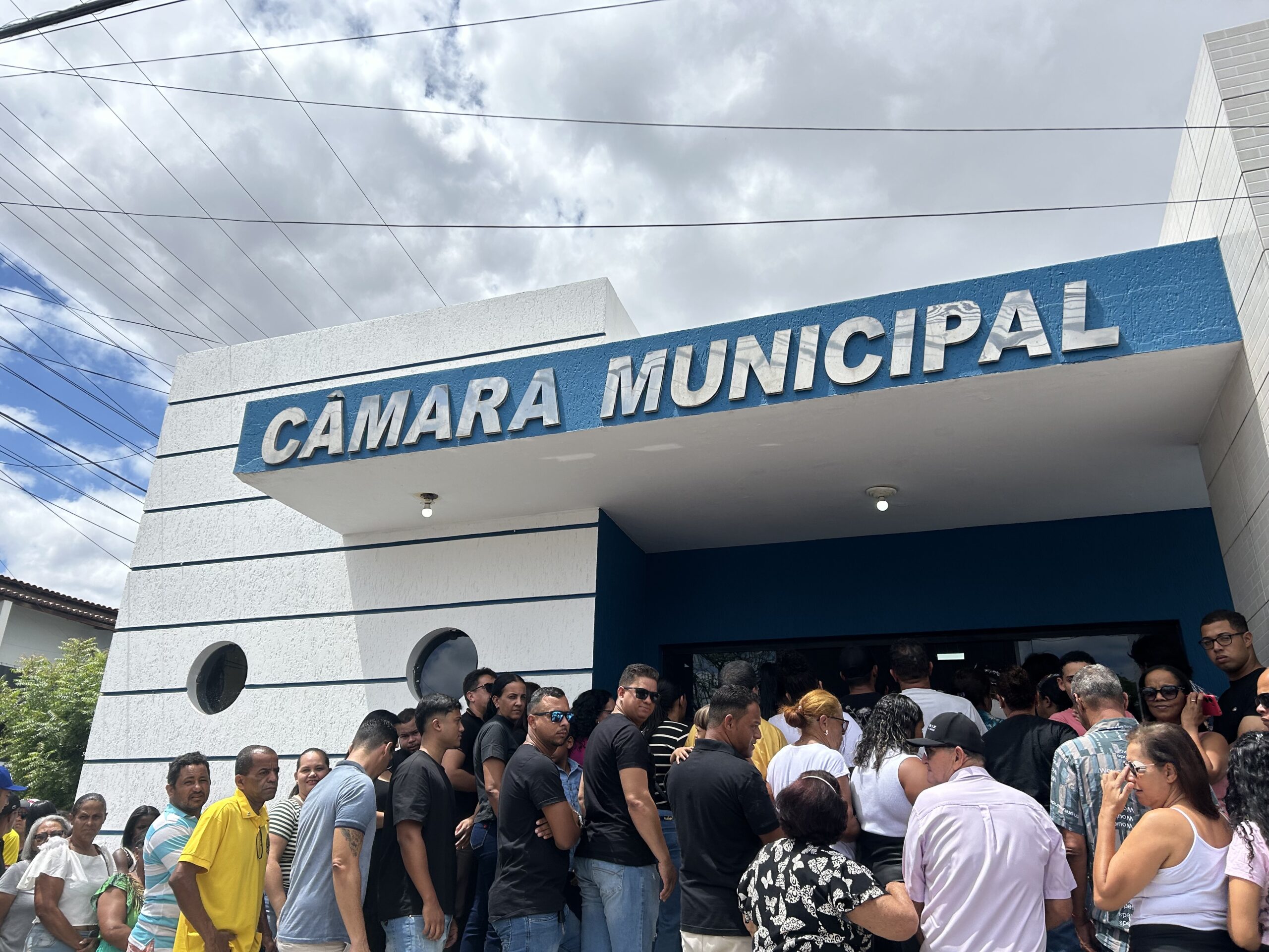 Câmara de Queimadas deve aprovar aumento de salário para prefeito, vice e secretários