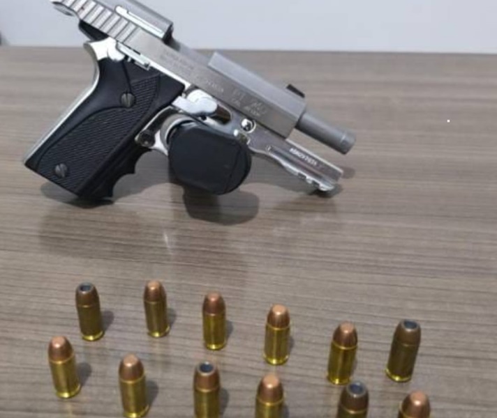 Amor bandido! Confusão entre namorados acaba com pistola apreendida em Cansanção