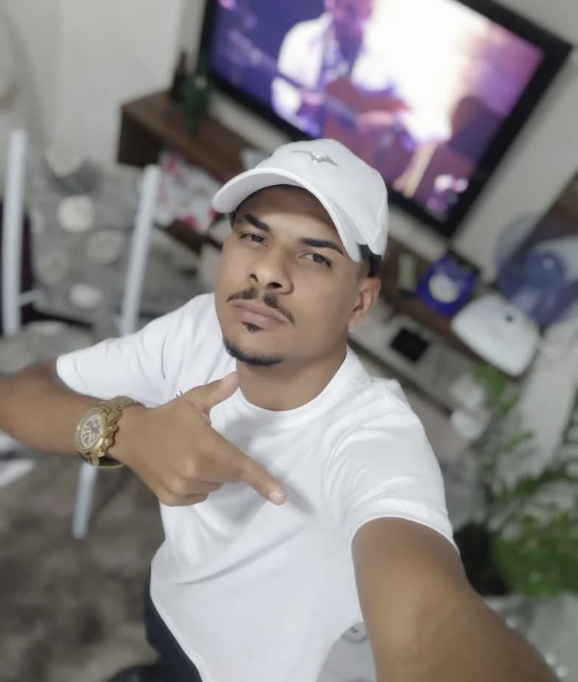 Barbeiro é morto a tiros em Cansanção