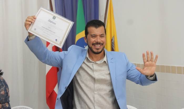 Ricardo divulga lista de secretários e confirma a própria esposa na Assistência Social