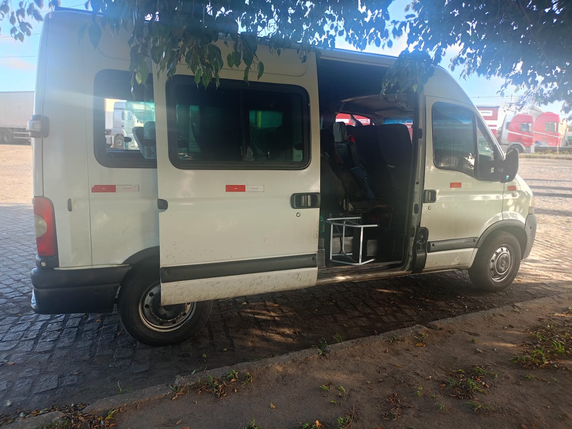 Van do TFD de Queimadas quebra e deixa pacientes na estrada: ‘Falta de respeito’