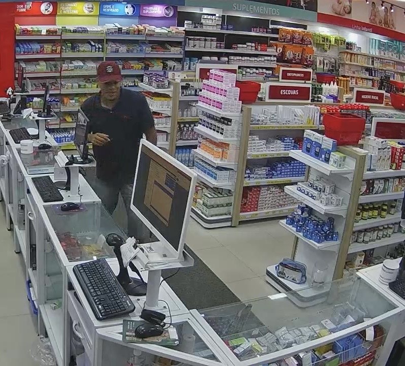 Homem flagrado furtando Tadalafila em farmácia de Cansanção; assista
