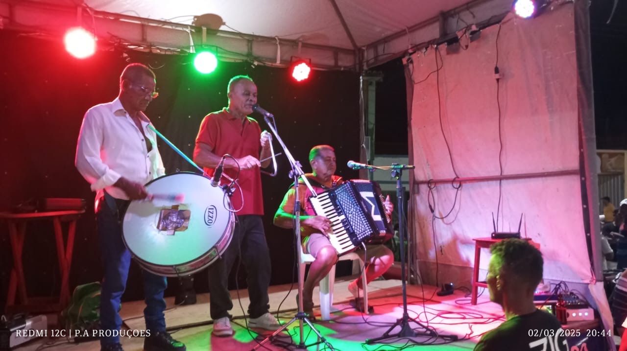 Encontro de sanfoneiros marca primeiro dia da Festa dos Velhos, em Nordestina