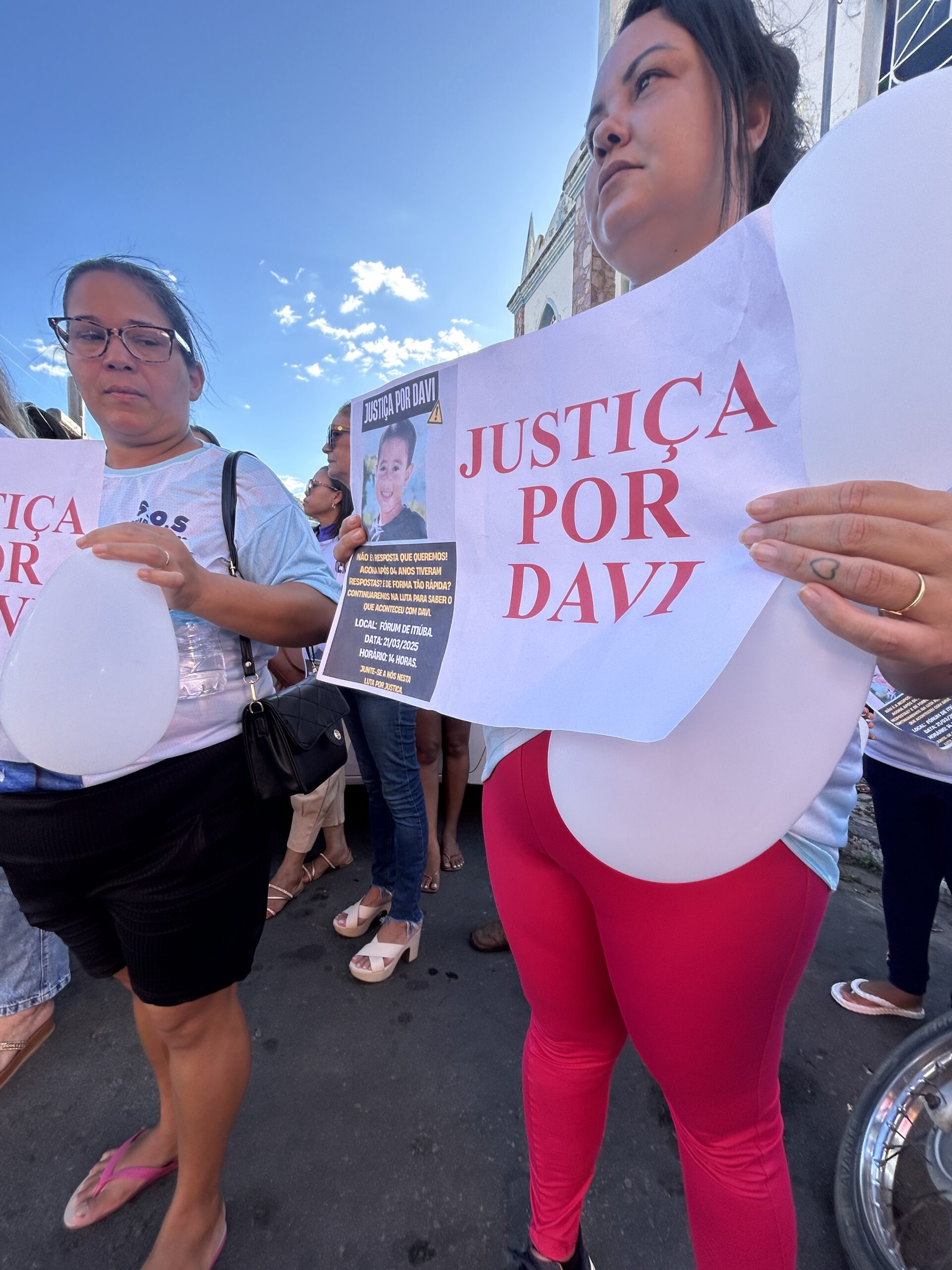 Caso Davi: revoltada com resultado de inquérito, família protesta; REPORTAGEM ESPECIAL