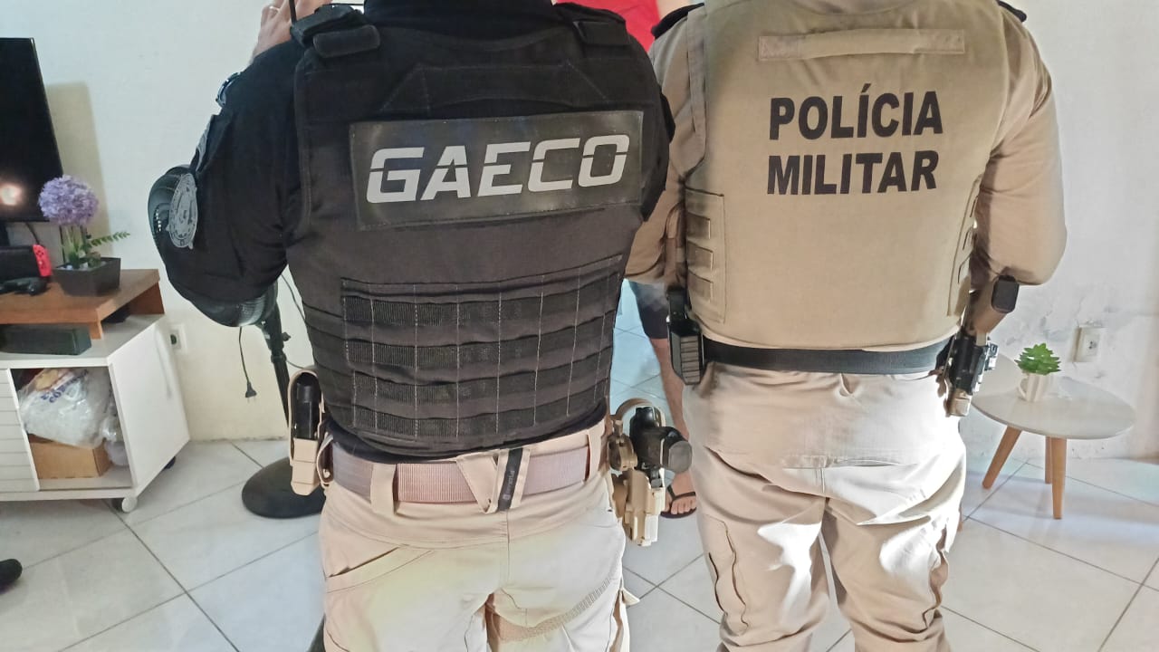 OPERAÇÃO URTIGA! PMs são presos em Santaluz e São Domingos; veja quem são eles