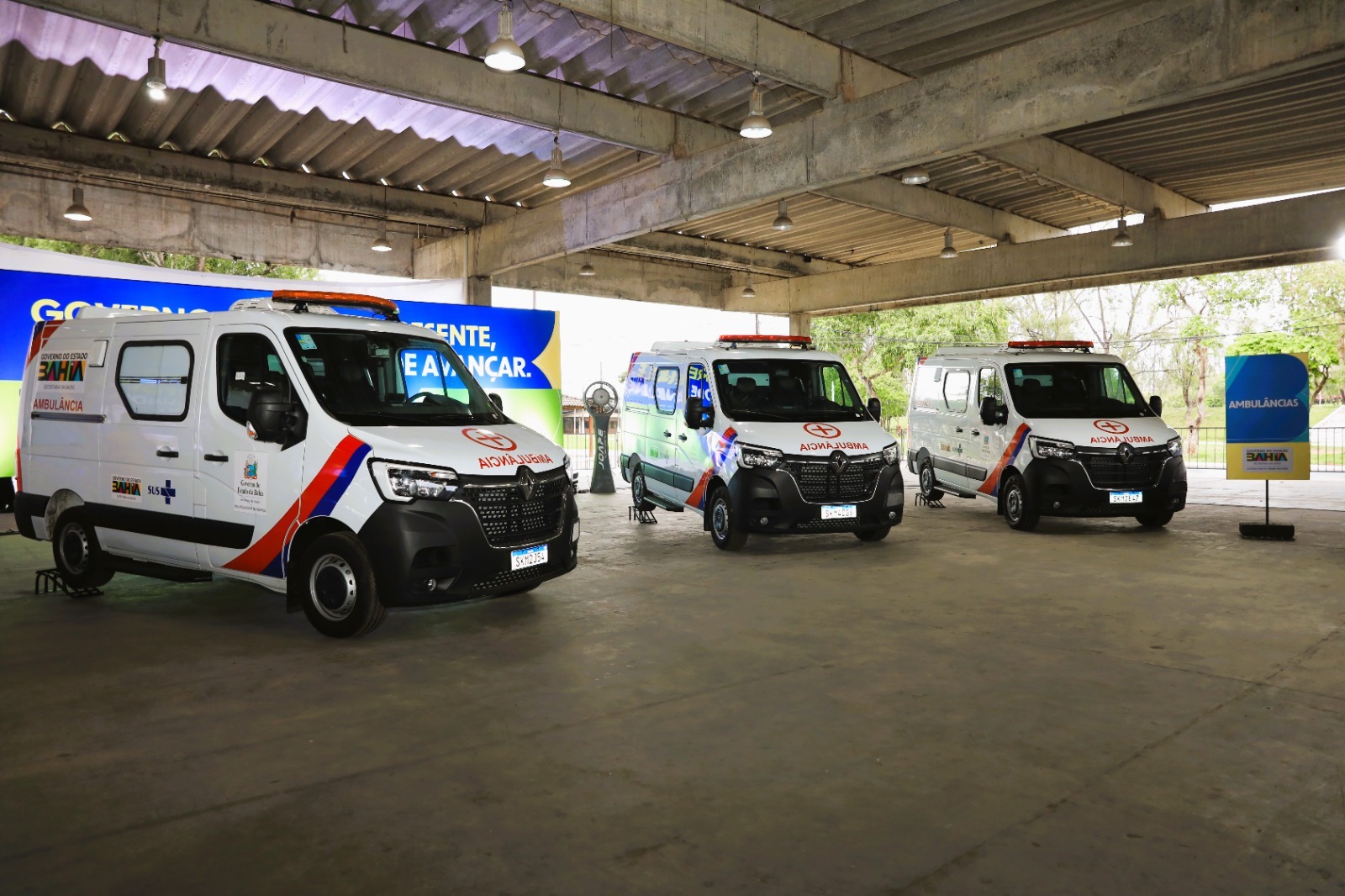 Nordestina e Cansanção recebem novas ambulâncias