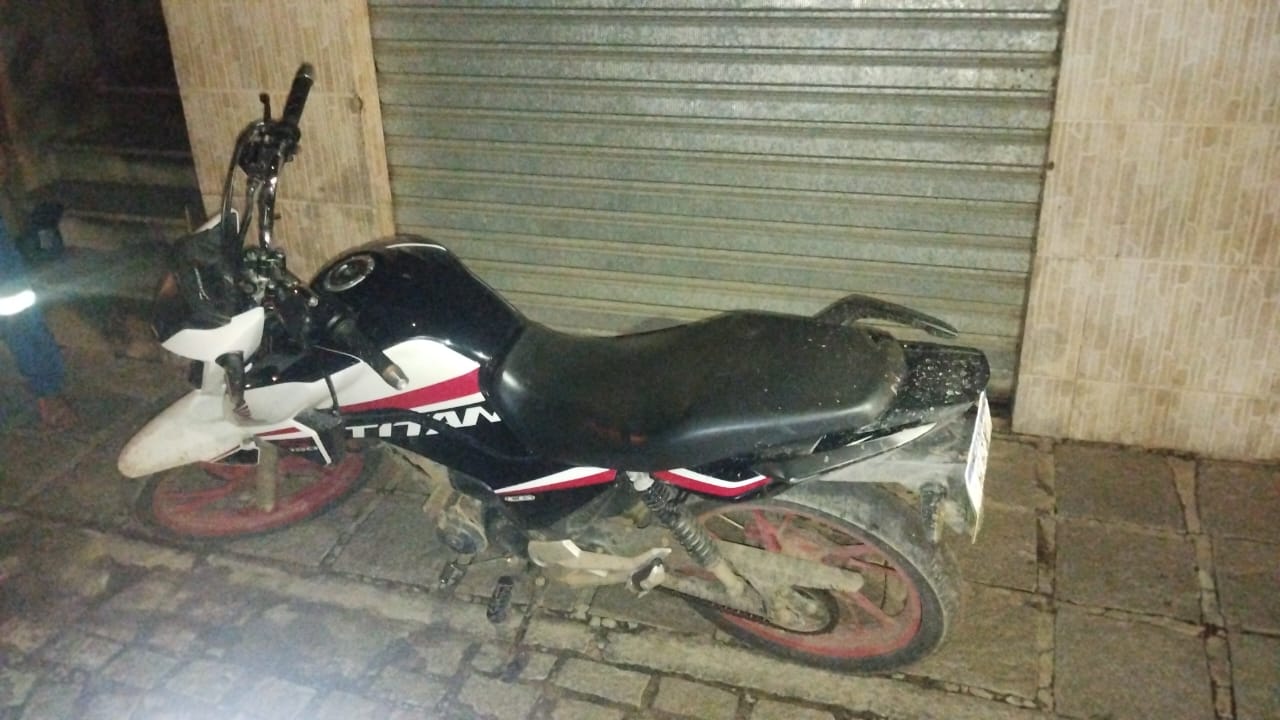 AÇÃO! PM recupera moto menos de uma hora após furto, em Santaluz