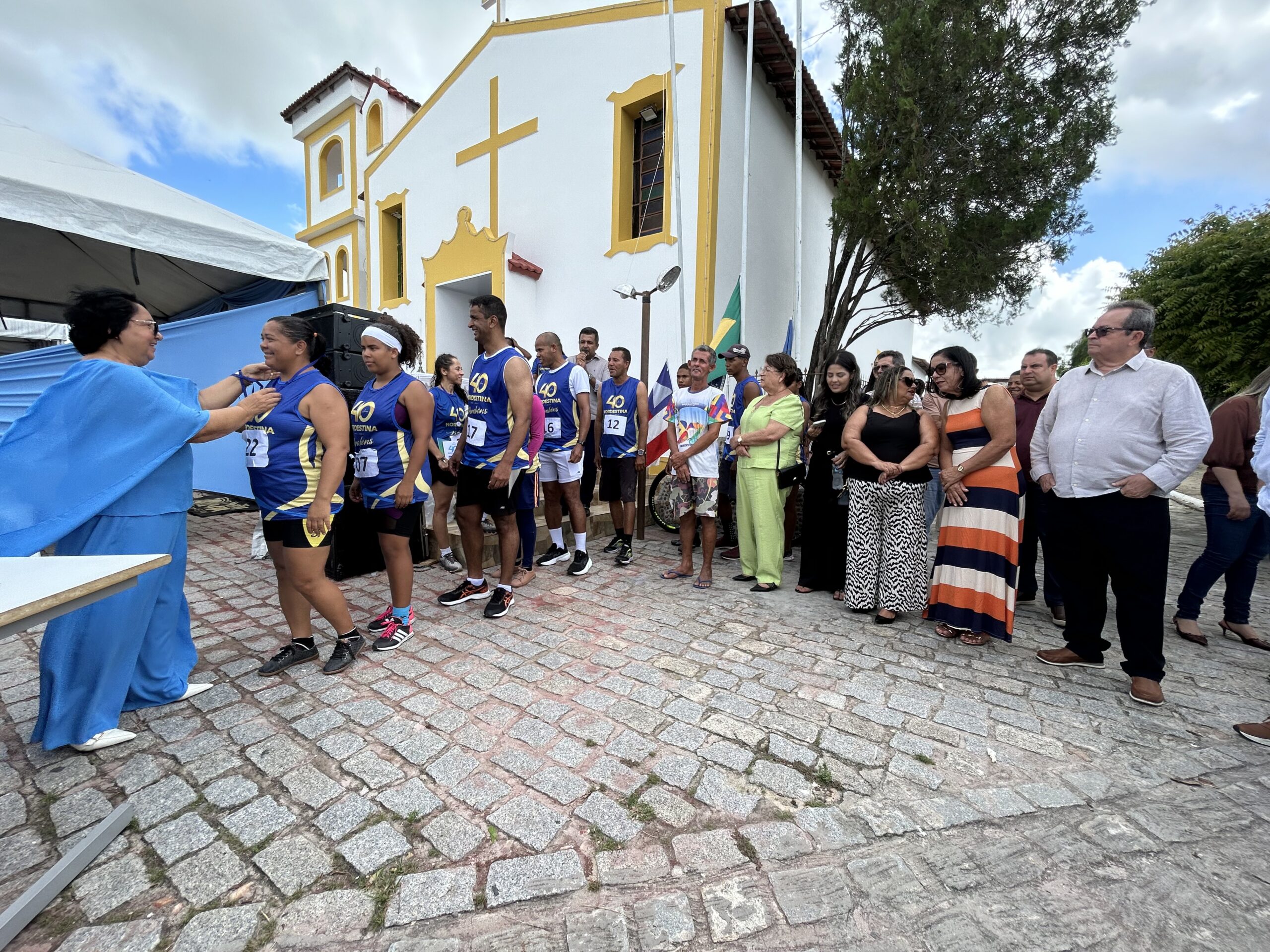 FOTOS E VÍDEO: veja como foi a primeira parte do aniversário de Nordestina