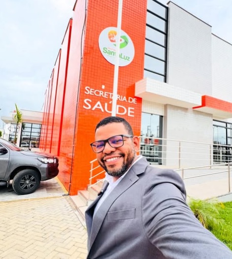 Empresário sofre calote da Prefeitura de Santaluz e cobra Arismário publicamente: ‘Está ficando feio’