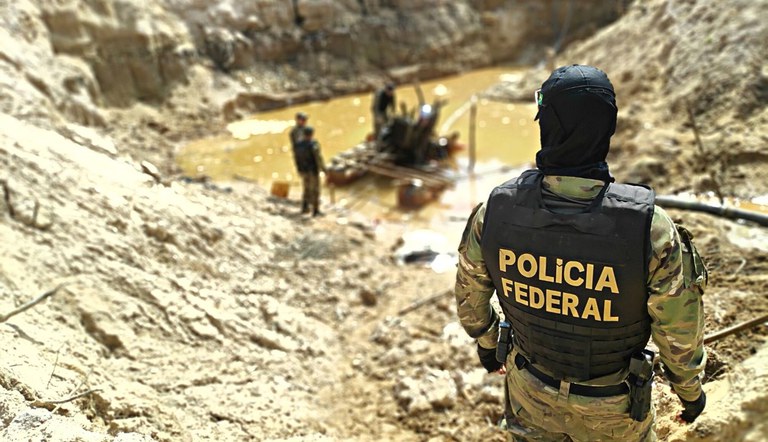 Polícia Federal faz operação contra garimpeiros em Santaluz