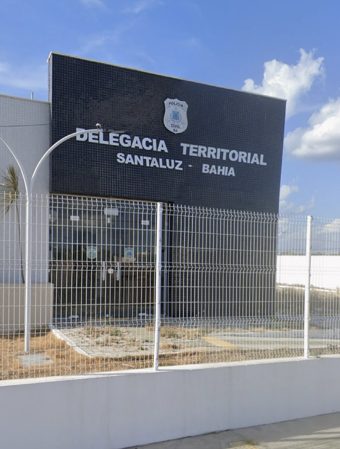 Coelba corta energia da delegacia de Santaluz após Prefeitura não pagar conta