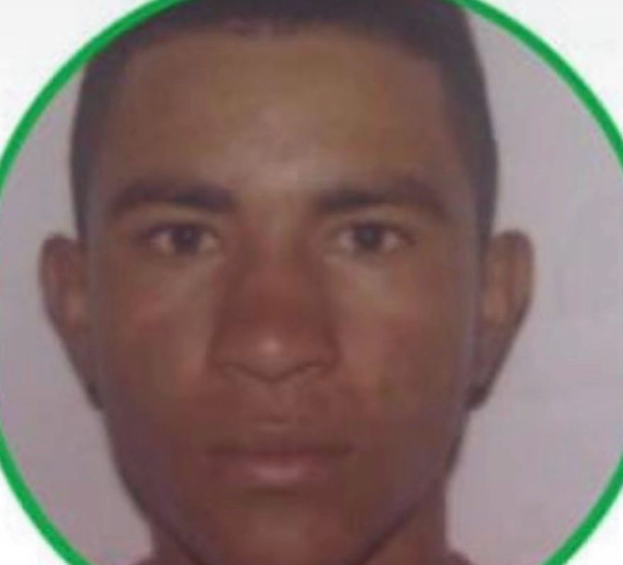 Homem é morto na frente da mãe, em Cansanção; criminoso falou com ela