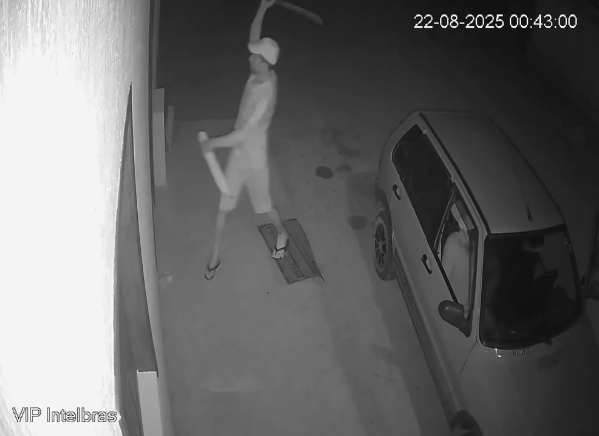 Dupla armada com facão tenta invadir casa em Cansanção; moradores não seriam alvos
