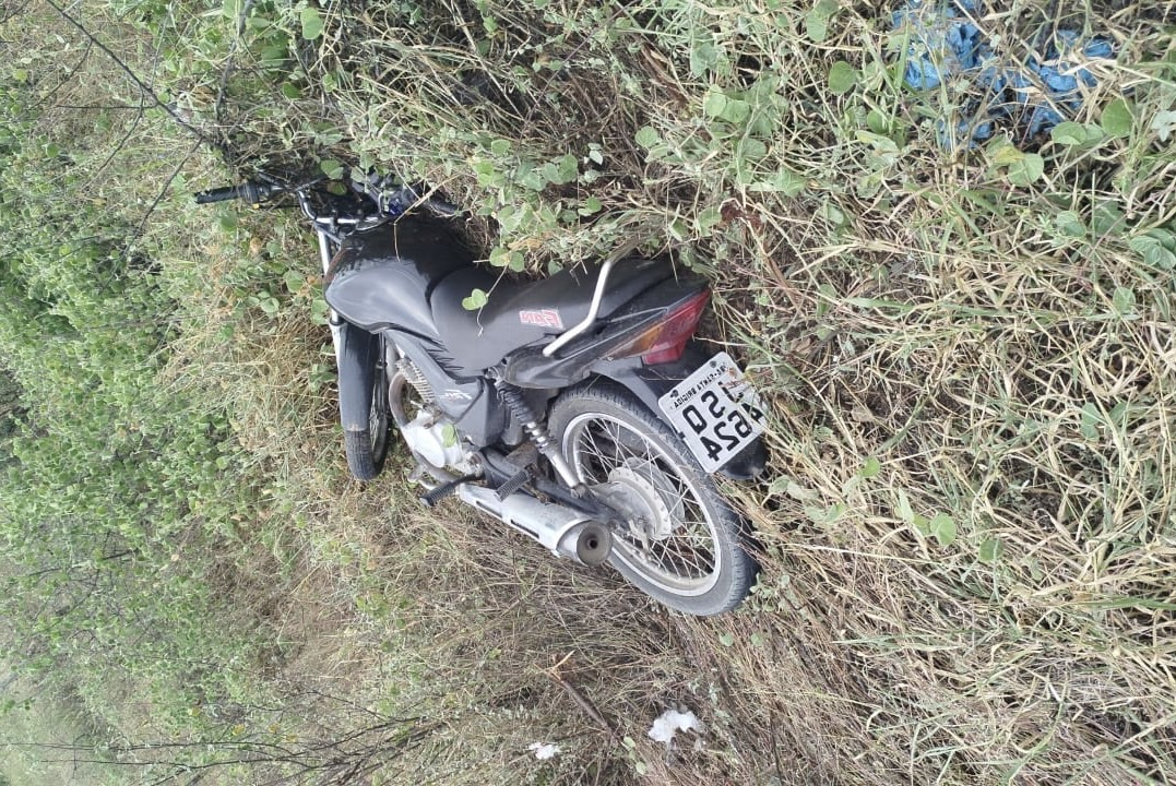 Três pessoas ficam feridas após grave acidente na BA-120, em Queimadas