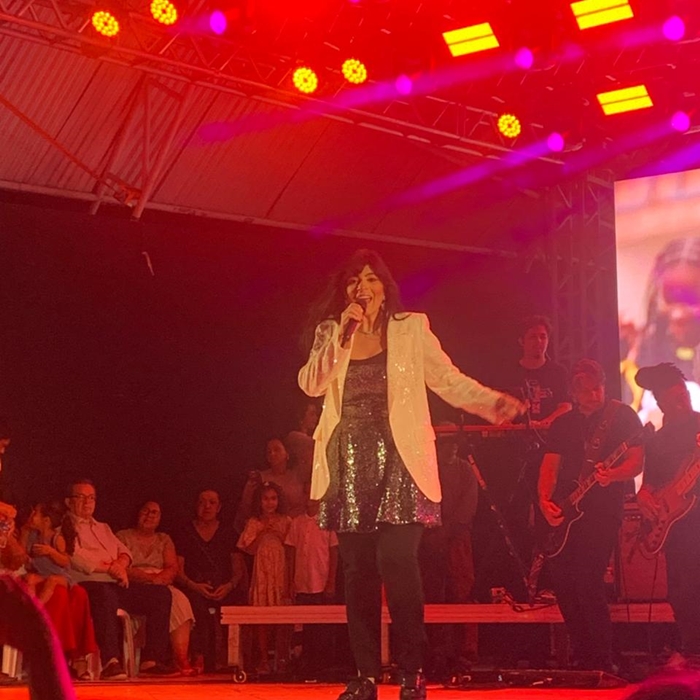 Shows pelo Dia do Evangélico lotam praça de Nordestina: ‘Manifestação de fé’, diz Fernanda Brum