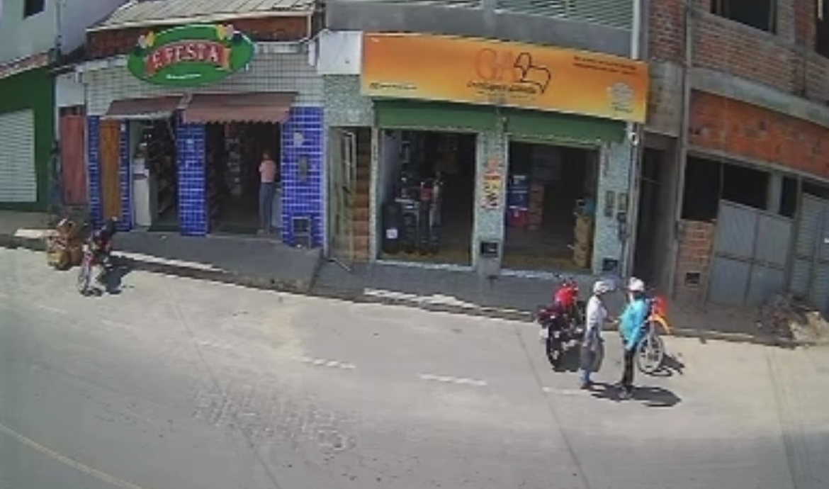 Homem finge conhecer idoso e furta dinheiro, em Santaluz; ele pode ter feito outra vítima